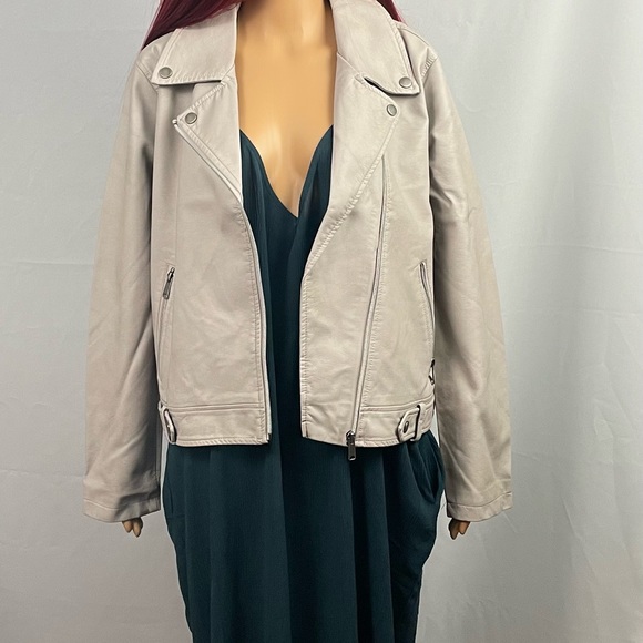 Juniors' Faux-Leather Moto Jacket, - Picture 7 of 9